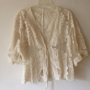 White lace and embroidered kimono